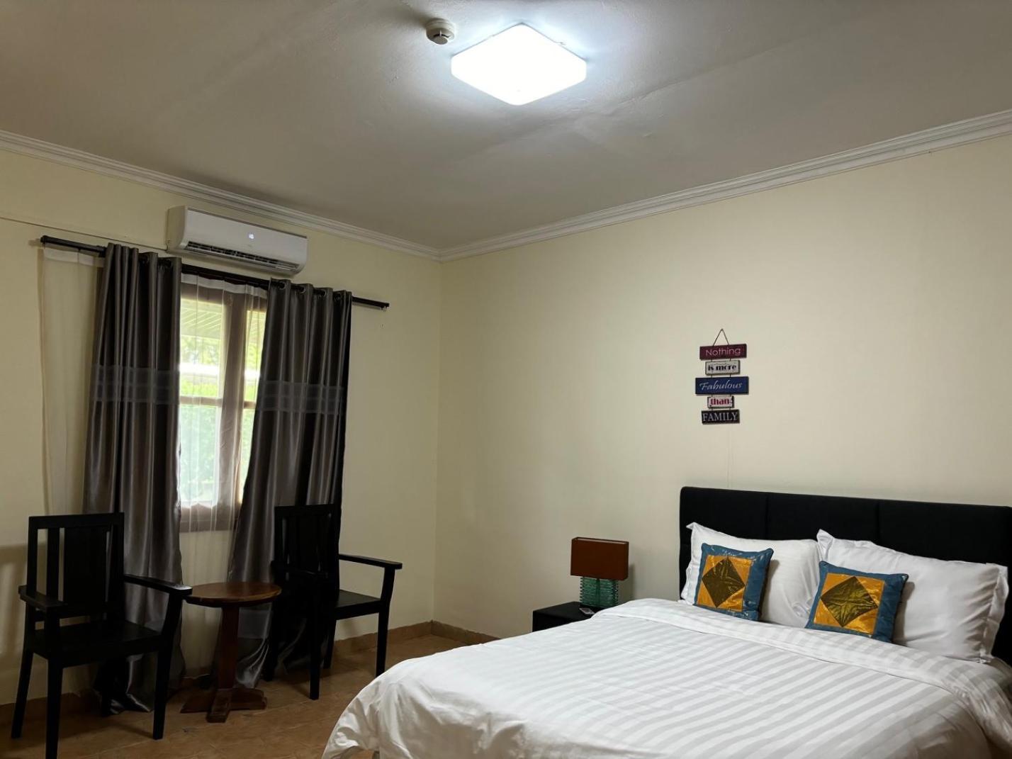 Palm Malinamoc Hotel Dili Zewnętrze zdjęcie