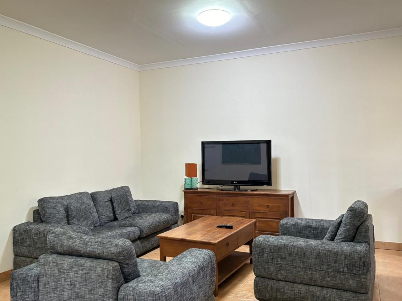 Palm Malinamoc Hotel Dili Zewnętrze zdjęcie